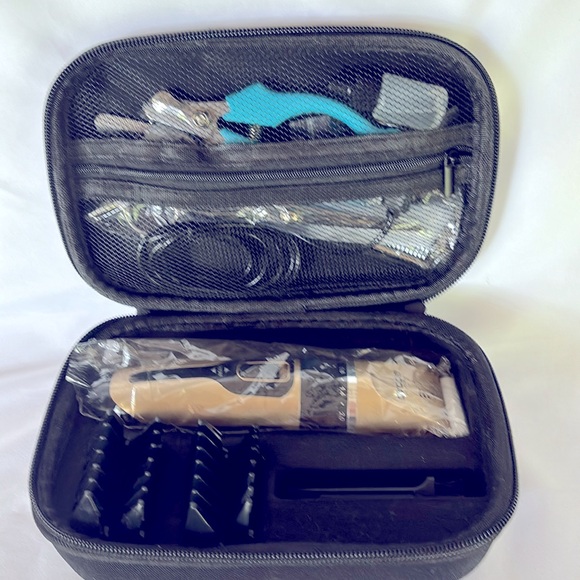 Like New! GOOAD PET Grooming Hair Clippers Kit - Picture 8 of 14